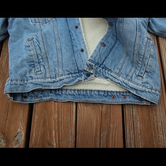 Levi’s Women’s Denim Jacket M – Sherpa Collar – Cozy & Classic – READ - Picture 14 of 14